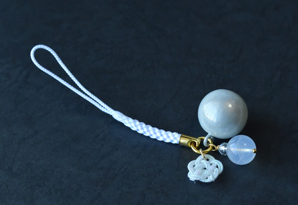 【完全受注製作】“あなただけのための”ムーンクォーツ＋梅結び＋水琴鈴の根付 7枚目の画像