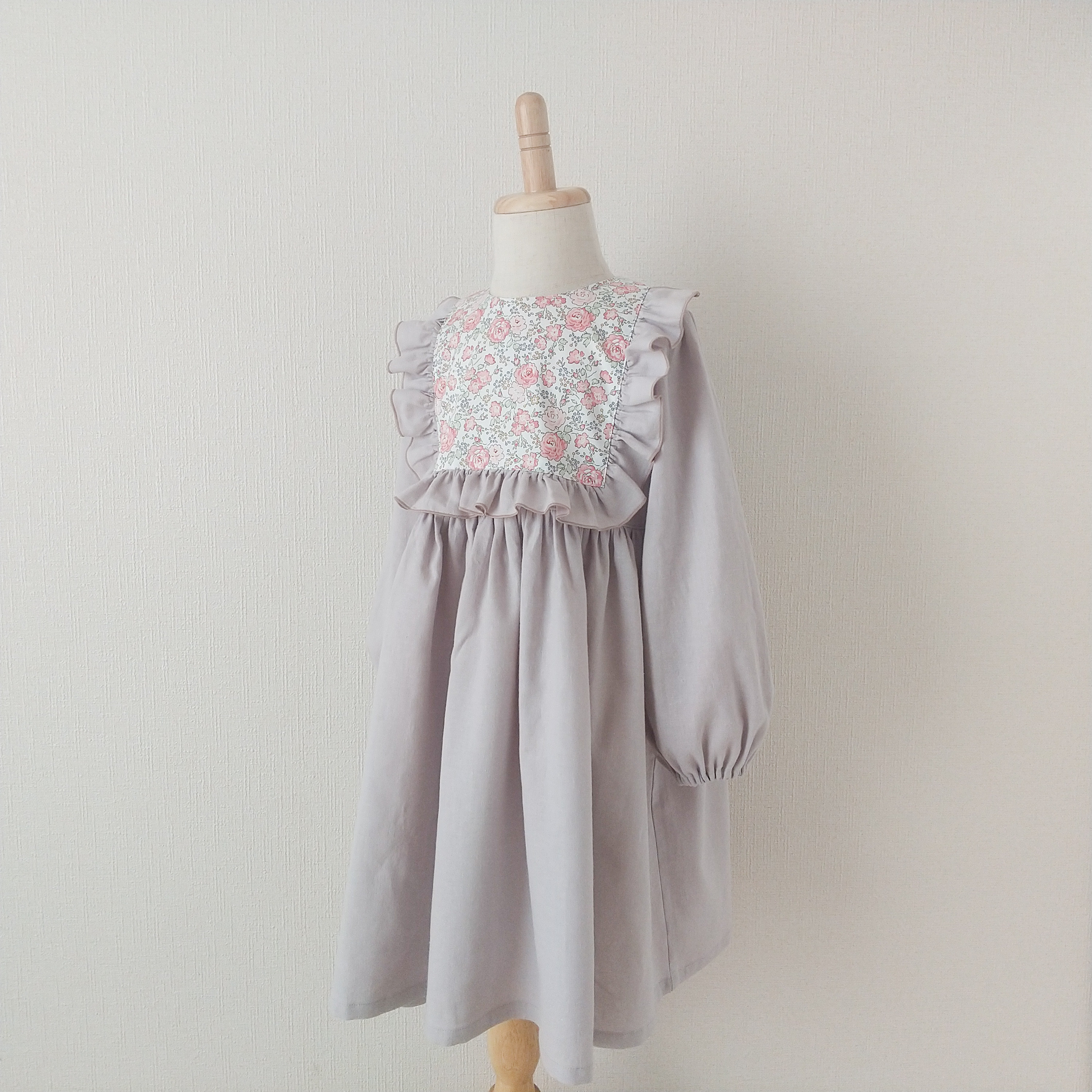 スクエアフリルワンピース リバティ ＊オーダーページ＊ ハンドメイド