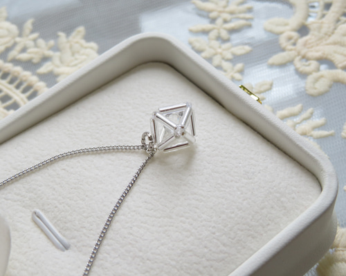 20f6b3523a54d350624e5c6b2926de