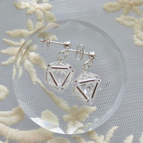 オクタヒドロンと水晶のピアス✧ 天然石✧ 正八面体/イヤリング変更