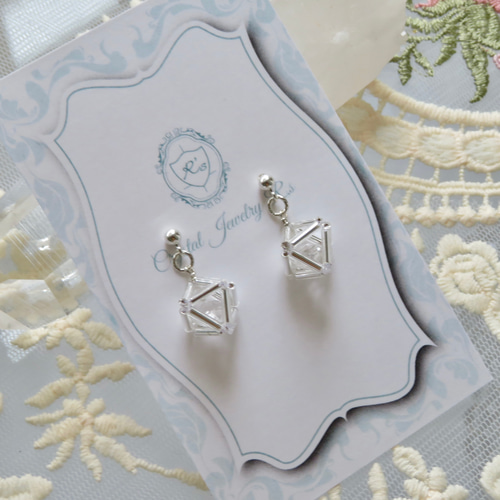 オクタヒドロンと水晶のピアス✧ 天然石✧ 正八面体/イヤリング変更