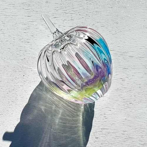 ガラスのりんご】 虹色に映る 1点 吹きガラス その他置物 ガラス