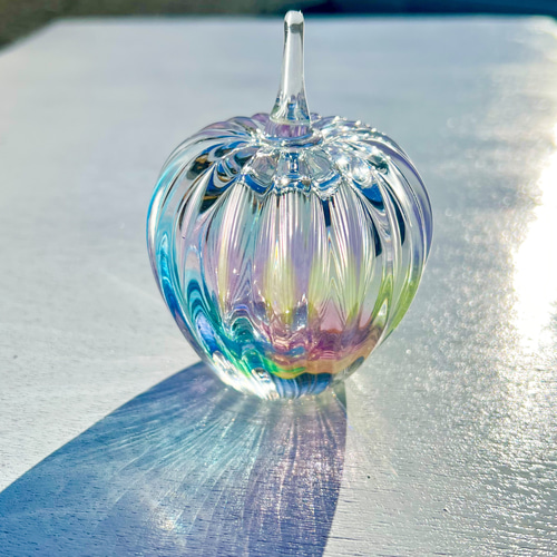 ガラスのりんご】 虹色に映る 1点 吹きガラス その他置物 ありんこ