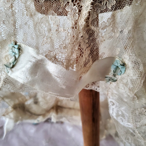 フランスアンティーク 水色ロココトリムとシルクリボンのボネ レース