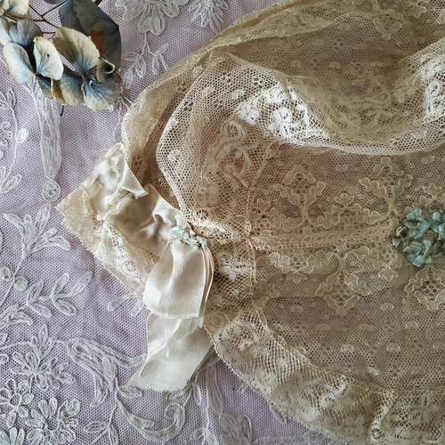 フランスアンティーク 水色ロココトリムとシルクリボンのボネ レース
