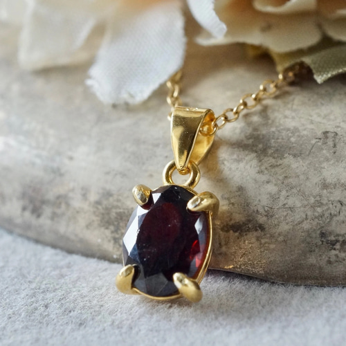 18K 天然無染色 ルビー ペンダント 18K 天然無染色ルビーペンダント