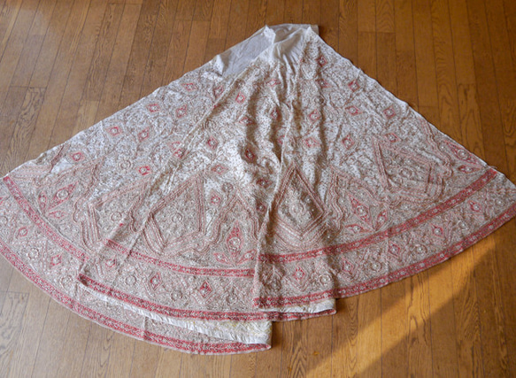インド製ロイヤルファミリー 結婚式 パーティー 刺繍 スカート 7枚目の画像