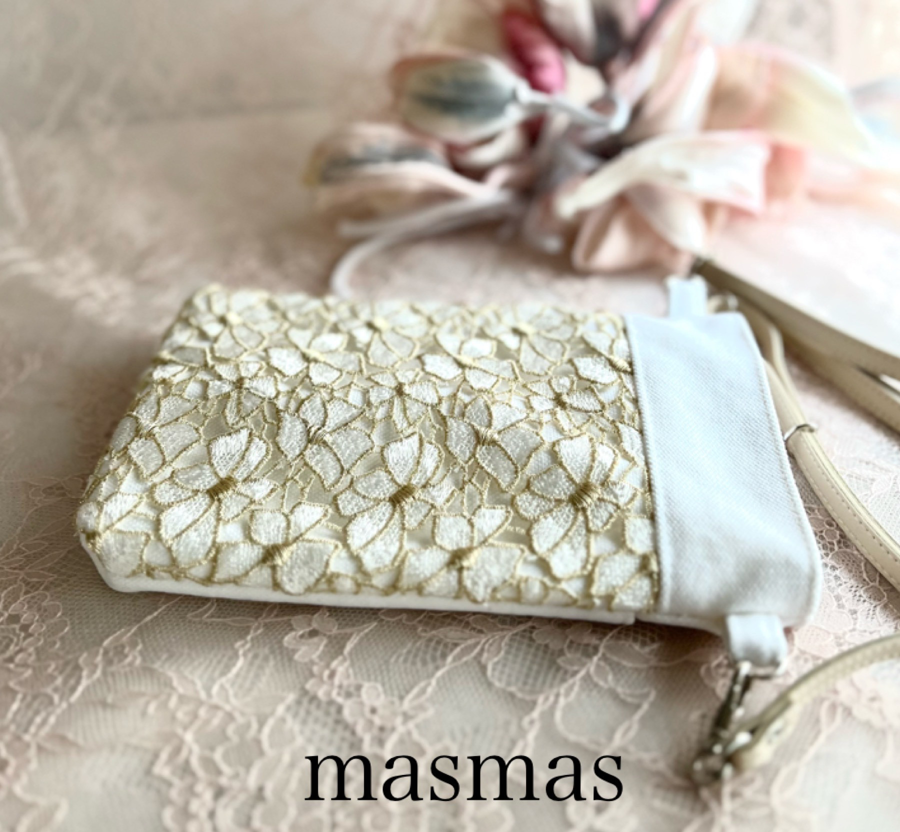 ️送料無料中❤️最高級ゴールドスイス小花レース❤️白　厚手キャンバス生地❤️スマホショルダー❤卒業式　入学式　結婚式