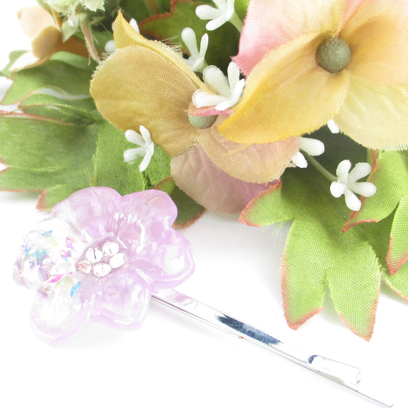 白く淡い季節だけれど、こんな時にでもクォーツの声がアイリスに届いていてほしい♪<1点ものヘアピン>HP101 1枚目の画像