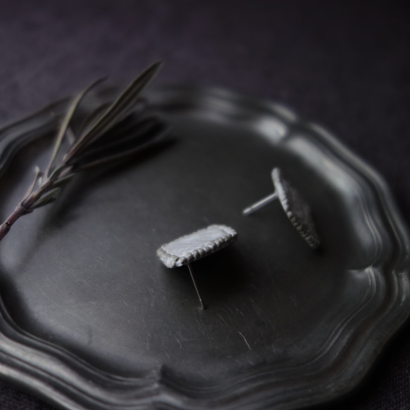 Junclay“印加絲綢”輕質陶瓷灰白色金屬防過敏陶瓷耳環 第3張的照片