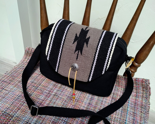 ハンドメイド オルテガ柄ラグ生地×デニム 巾着型ショルダー