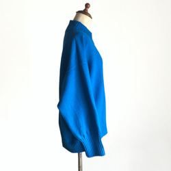青色のボトルネックセーター　ウール100％ 4枚目の画像