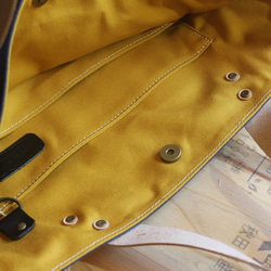 ころんバッグ 横長サイズ　パラフィン帆布　紺　からし　持ち手　肩掛け持ち手付き 4枚目の画像