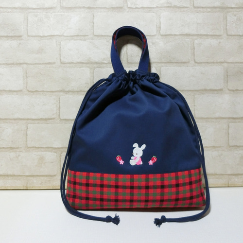 ファミリアワッペン付き《うさぎ・いちご》体操服入れ お着替え ファミリアワッペン付き《うさぎ・いちご》体操服入れ お着替え
