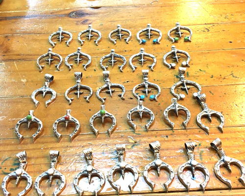 ナジャ　Mサイズ　シルバー　インディアンジュエリー 楽天市場】インディアンジュエリー ナバホ族 ナジャ オイスターシェル