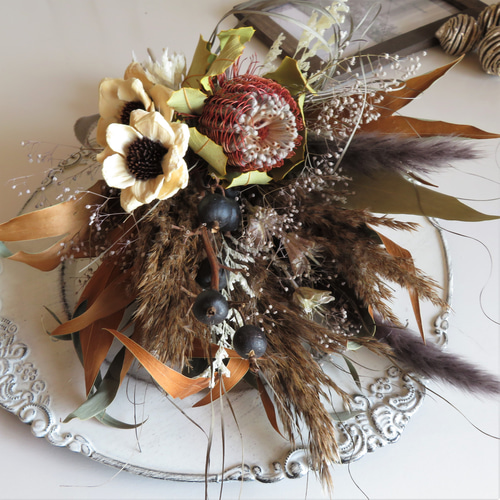 バンクシアとパインフラワーのナチュラルワイルドなスワッグ スワッグ  