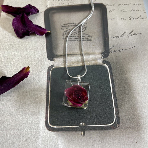 本物の薔薇のスネイクチェーンネックレス/レジンフラワーアクセサリー