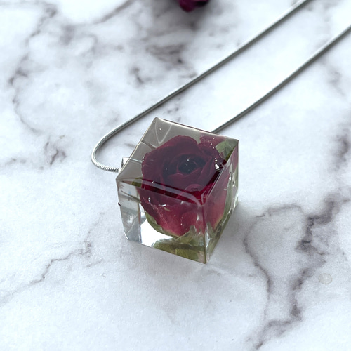 薔薇の♡レジンネックレス 本物の薔薇のスネイクチェーンネックレス/レジンフラワーアクセサリー