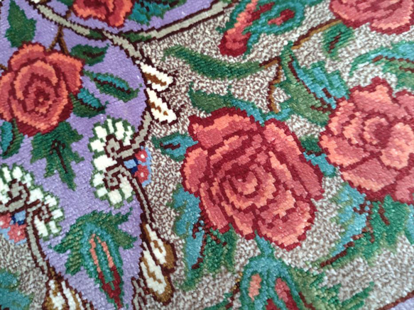 ペルシャ絨毯クム産シルク　薔薇　タバタバイ工房　玄関マット　93x60cm　 12枚目の画像