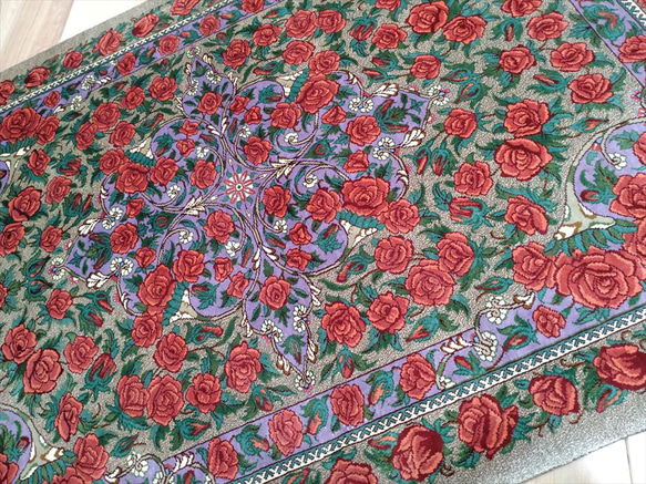 ペルシャ絨毯クム産シルク　薔薇　タバタバイ工房　玄関マット　93x60cm　 8枚目の画像