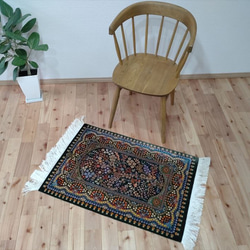 ペルシャ絨毯クム産シルク　生命の木　タバタバイ工房　玄関マット　88X61cm　 3枚目の画像
