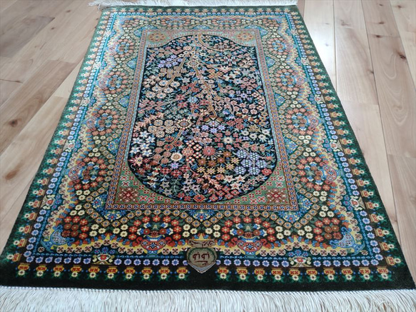 ペルシャ絨毯クム産シルク　生命の木　タバタバイ工房　玄関マット　88X61cm　 7枚目の画像