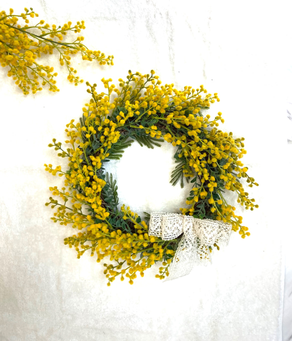 ミモザのリース ユーカリの葉を添えて…枯れないリース 直径 30センチ
