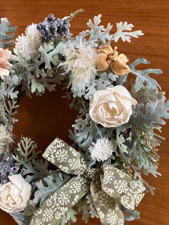 2024 シロタエギクのナチュラルリース　アーティフィシャルフラワー　creema限定　28㎝　 5枚目の画像