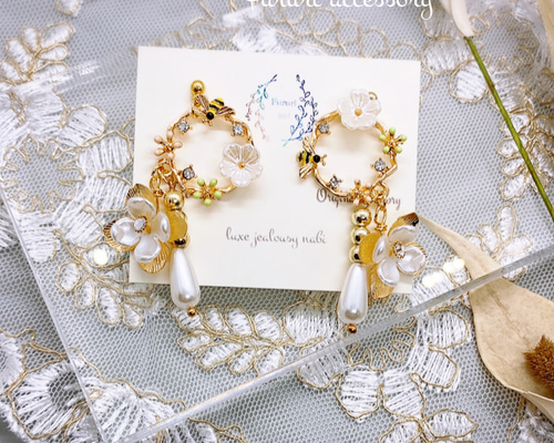ANNE MICHELLE リーフリーススタッドイヤリング 蜂と花のリース ピアス/イヤリング 345 ピアス（スタッド・一粒