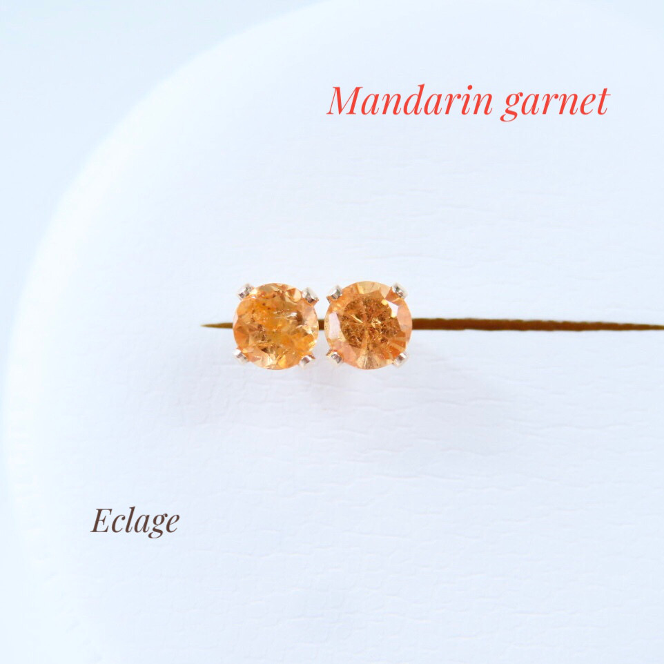 〈14kgf〉マンダリンガーネットのスタッドピアス(4mm)