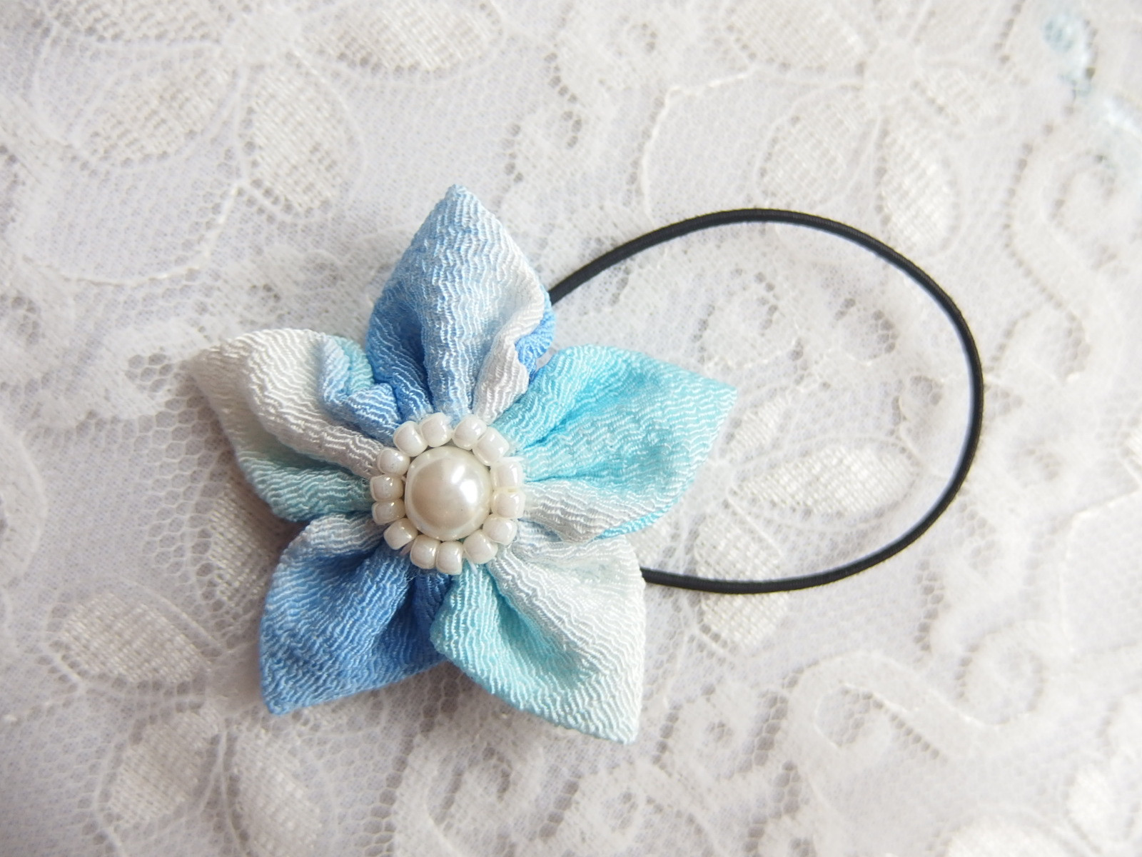 昭和レトロ　石けりのヘアゴム　水色の線　水まんじゅうみたいなガラス　一点限り