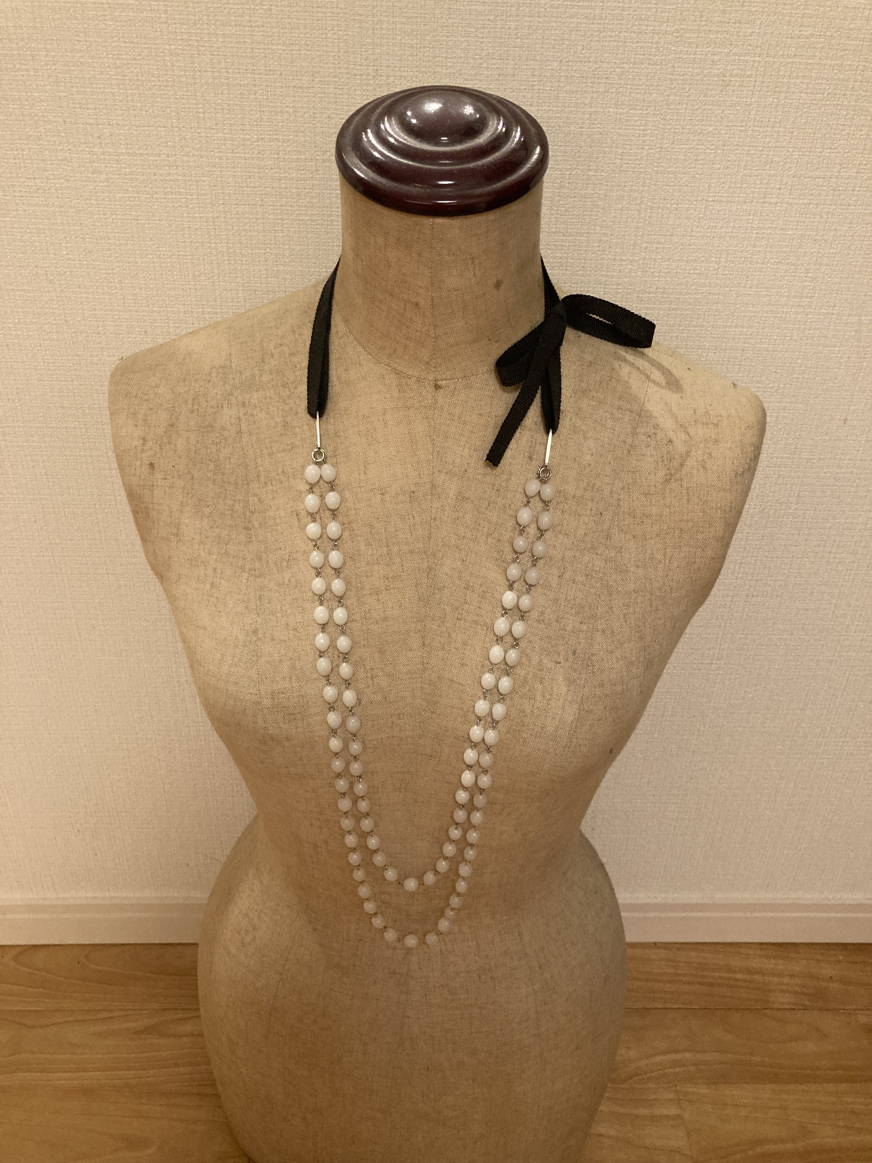 デッドストックミルクガラスの2連ネックレス