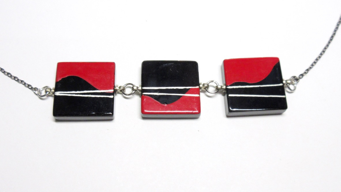 漆ネックレス（角連）