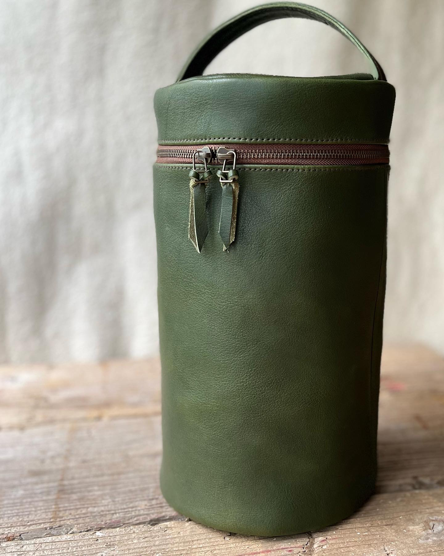 希少コールマン/ランタン本革レザーケース/新品 Amazon.co.jp: オールレザーランタンケース オリーブ コールマン