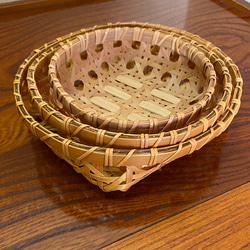 竹のナチュラル素材で贅沢気分　八ツ目丸型皿3枚組 1枚目の画像