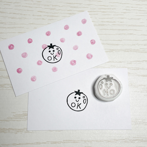 トマトの「OK」の消しゴムはんこ #62 はんこ・スタンプ こぶたの