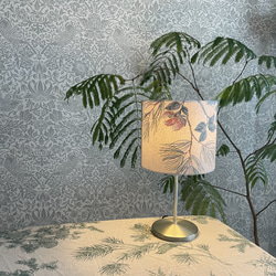 シノワズリ薔薇の原種のテーブルスタンドライト 5枚目の画像