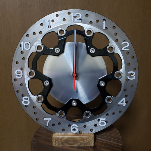 ブレーキディスクローター時計（壁掛け・ガレージ・車庫・男前