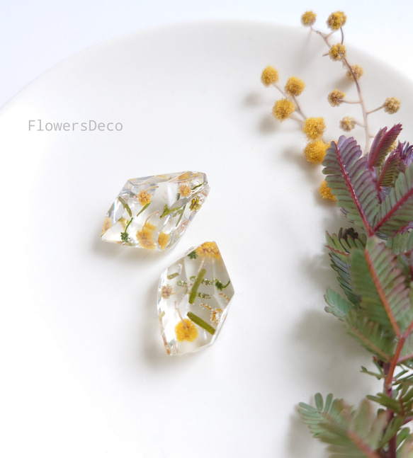 Simple Flower crystal ミモザ【イヤリング・スタッドピアス】 1枚目の画像