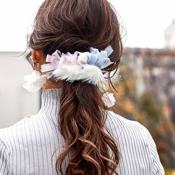 毛皮裝飾的花朵針織髮夾｜果子露 第5張的照片