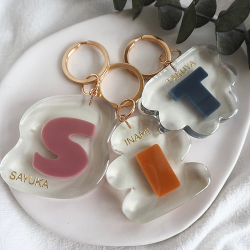 全12色【浮かぶアルファベットチャーム】レジン キーホルダー プチ