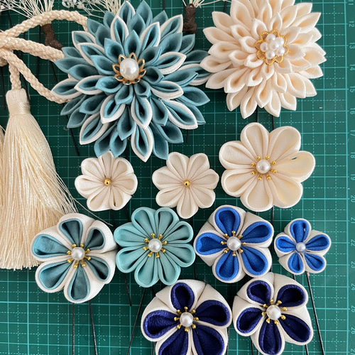 受注生産】46和装髪飾り 水色つまみ細工 青 ターコイズブルー 結婚式