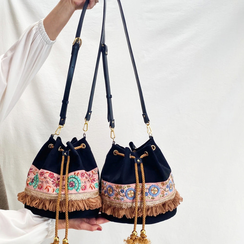 丸底ハトメ巾着ショルダーバッグ✤緑×ピンク✤インド刺繍リボン