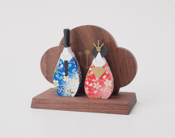 Hina dolls（日本傳統和服現代時尚緊湊木紋內牆裝飾慶典女孩） 第2張的照片