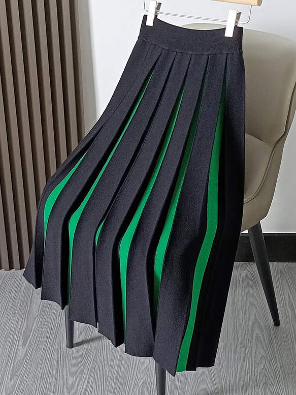 ニットカラープリーツスカート　グリーン×ブラック 3枚目の画像