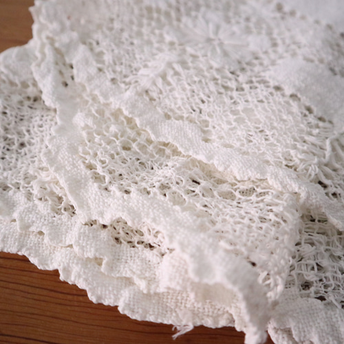 ドイツの手仕事/細やかな手編み タスカニーレース テーブルクロス