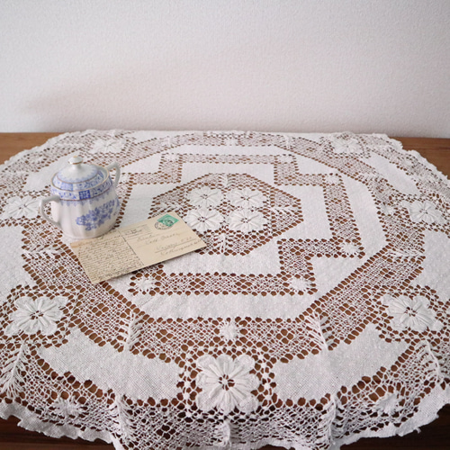 ドイツの手仕事/細やかな手編み タスカニーレース テーブルクロス