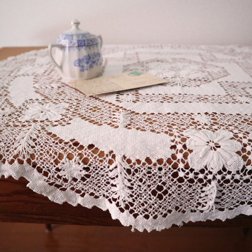 ドイツの手仕事/細やかな手編み タスカニーレース テーブルクロス