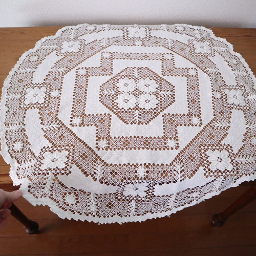 ドイツの手仕事/細やかな手編み タスカニーレース テーブルクロス