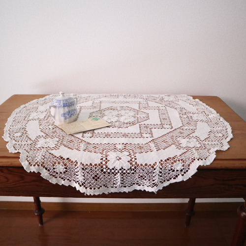 ドイツの手仕事/細やかな手編み タスカニーレース テーブルクロス